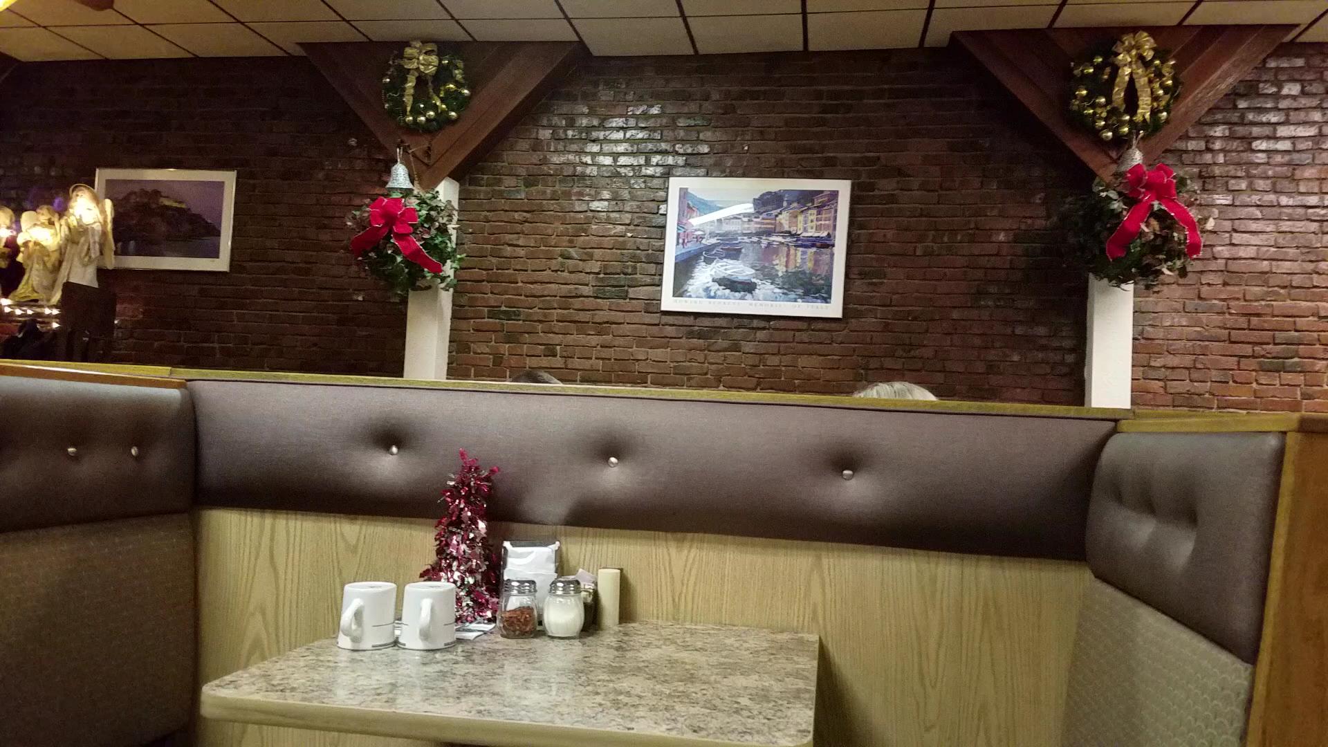 Jeno's Restaurant & Lounge